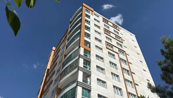 Diyarbakır'da acı olay! Evinin balkonundan atlayan çocuk öldü