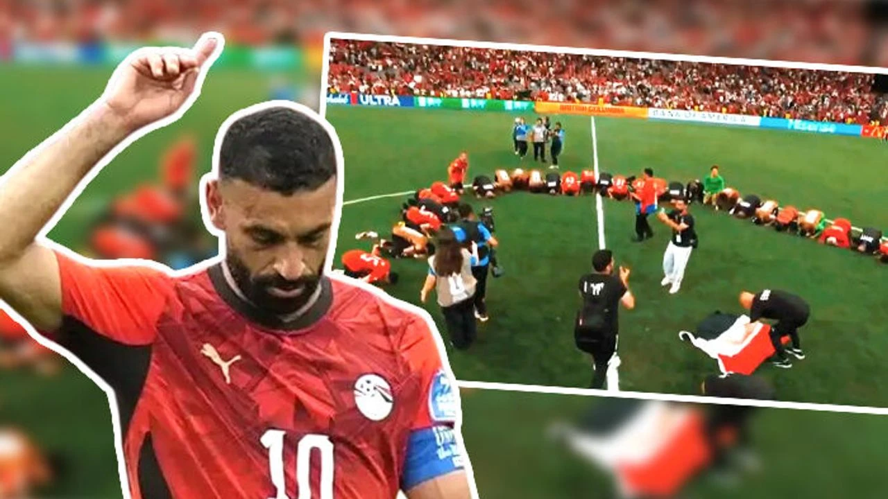 Mısırlı futbolculardan galibiyet sonrası şükür secdesi