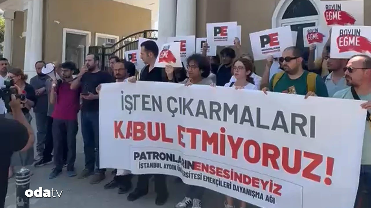Akademisyenler İstanbul Aydın Üniversitesi’nde eylem yaptı: İşimizi geri istiyoruz