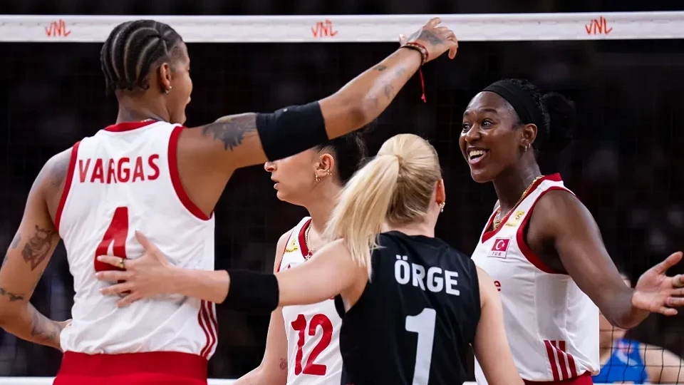 Türkiye-Polonya voleybol maçı kim kazandı? Filenin Sultanları Polonya maç skoru ve set sonuçları