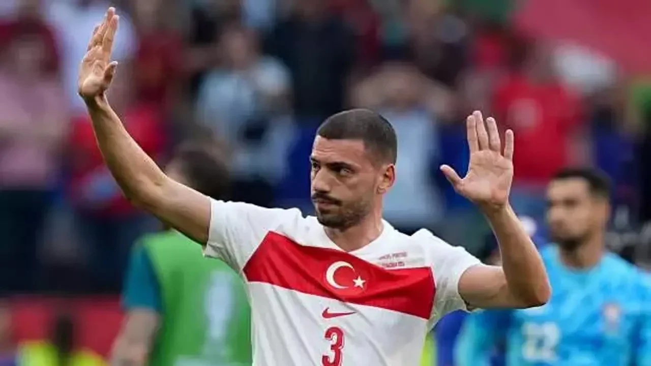Merih Demiral: "Ülke olarak iyiyi de kötüyü de çok abartıyoruz! 2 maçımız var, gruptan çıkacağız"
