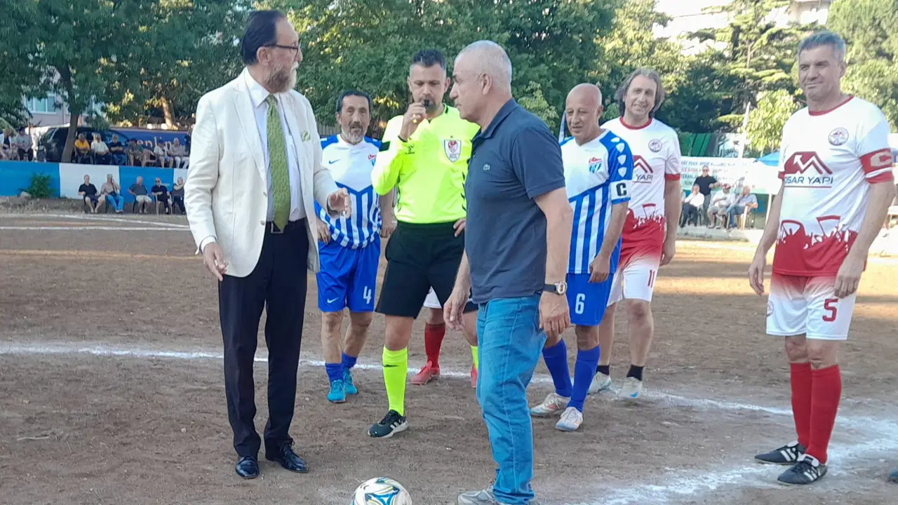 Başlama vuruşu Rıza Çalımbay’dan