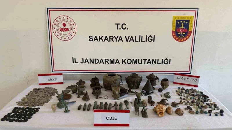 Sakarya'da 'Anadolu Mirası' operasyonu: Yüzlerce tarihi eser ele geçirildi