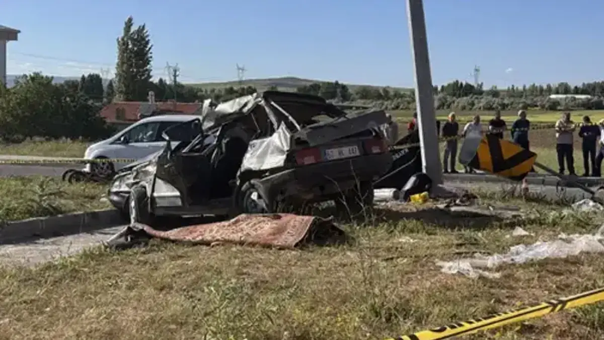 Kayseri'de feci kaza! 3 kişi öldü, 5 kişi yaralandı