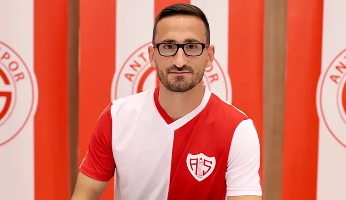 Antalyaspor, Soner Dikmen ve Erdoğan Yeşilyurt ile yeni sözleşme imzaladı
