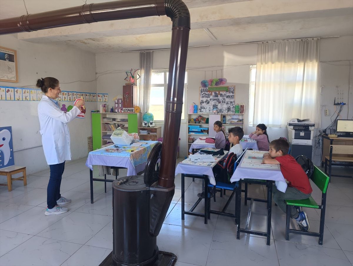 Alaçam'da kırsal kesimdeki öğrencilere sağlık eğitimi verildi