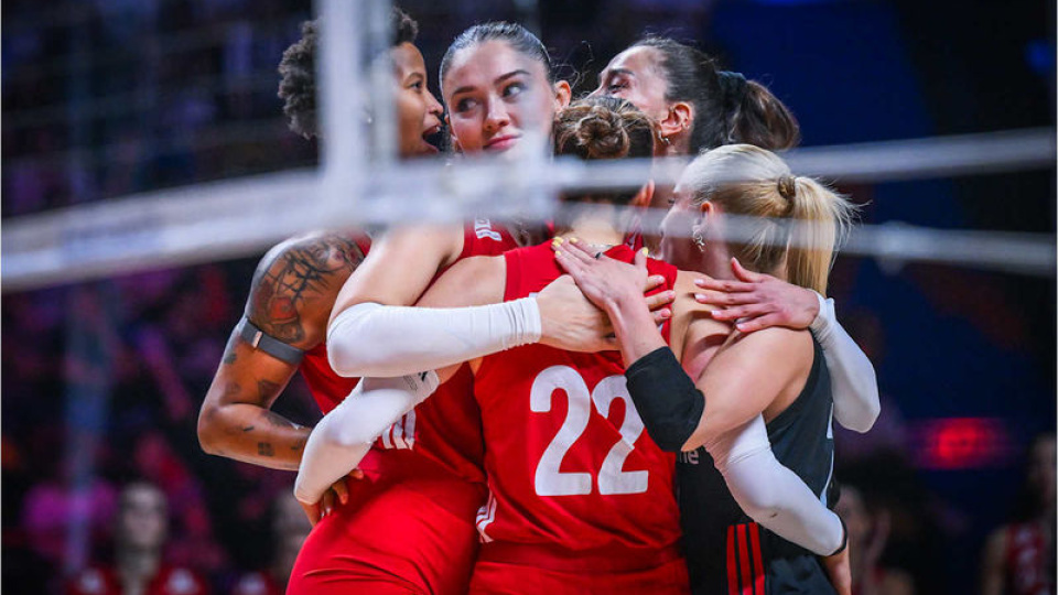 Bahçeli'den, A Milli Kadın Voleybol Takımı'na tebrik