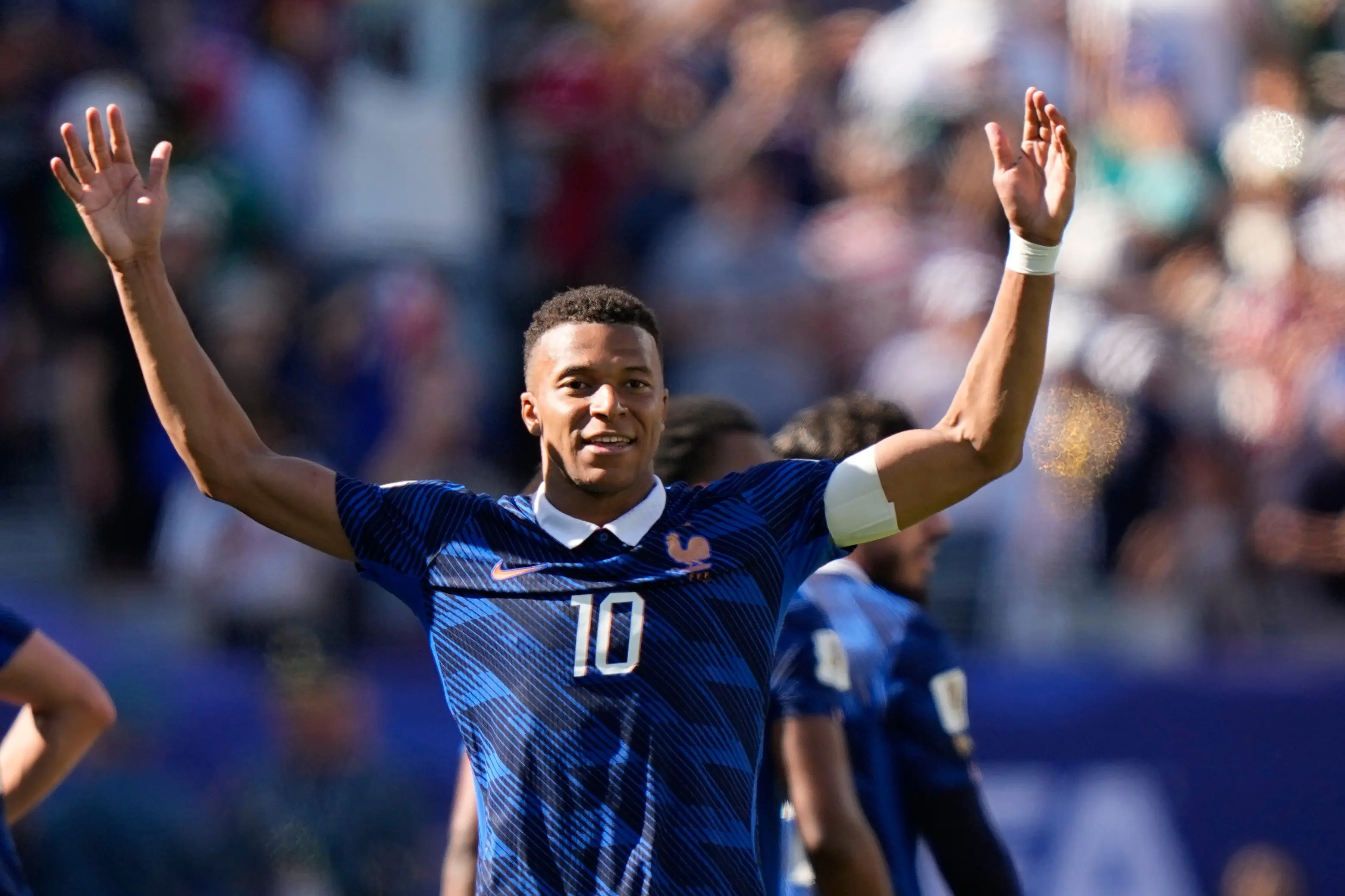 Mbappe'den Messi sözleri: Gol atmaya devam etmeliyim