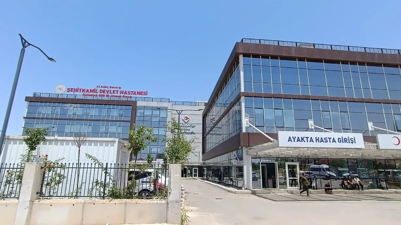 Kabus vardiyası! Aniden başladı herkesi etkiledi: 25 işçi hastaneye kaldırıldı