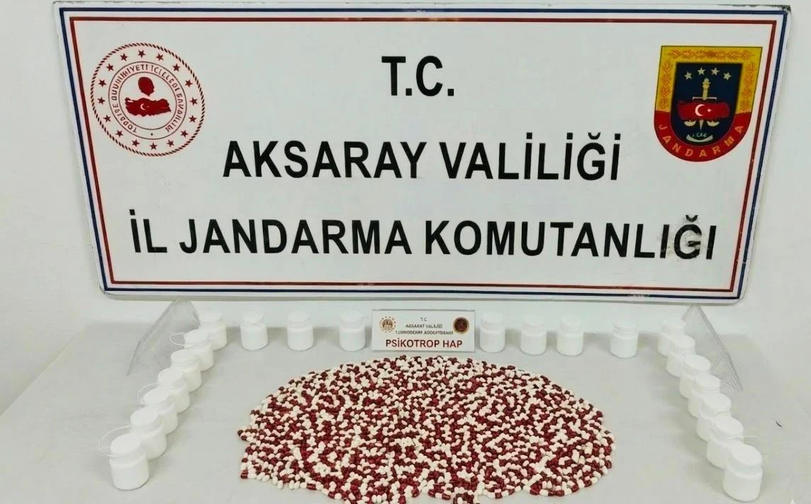 Zehir tacirlerine jandarmadan darbe! İzmir'den Aksaray'a uyuşturucu getiren şebeke çökertildi!