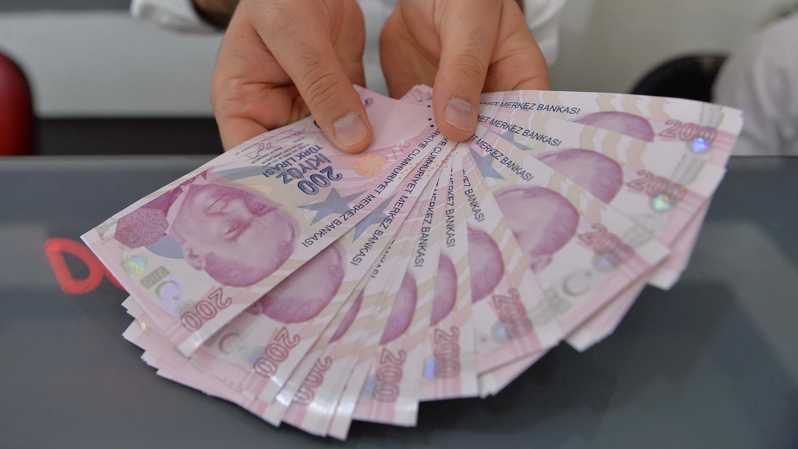 Memur ve emekliye ek zam var mı? Cumhurbaşkanı Yardımcısı Yılmaz'dan açıklama