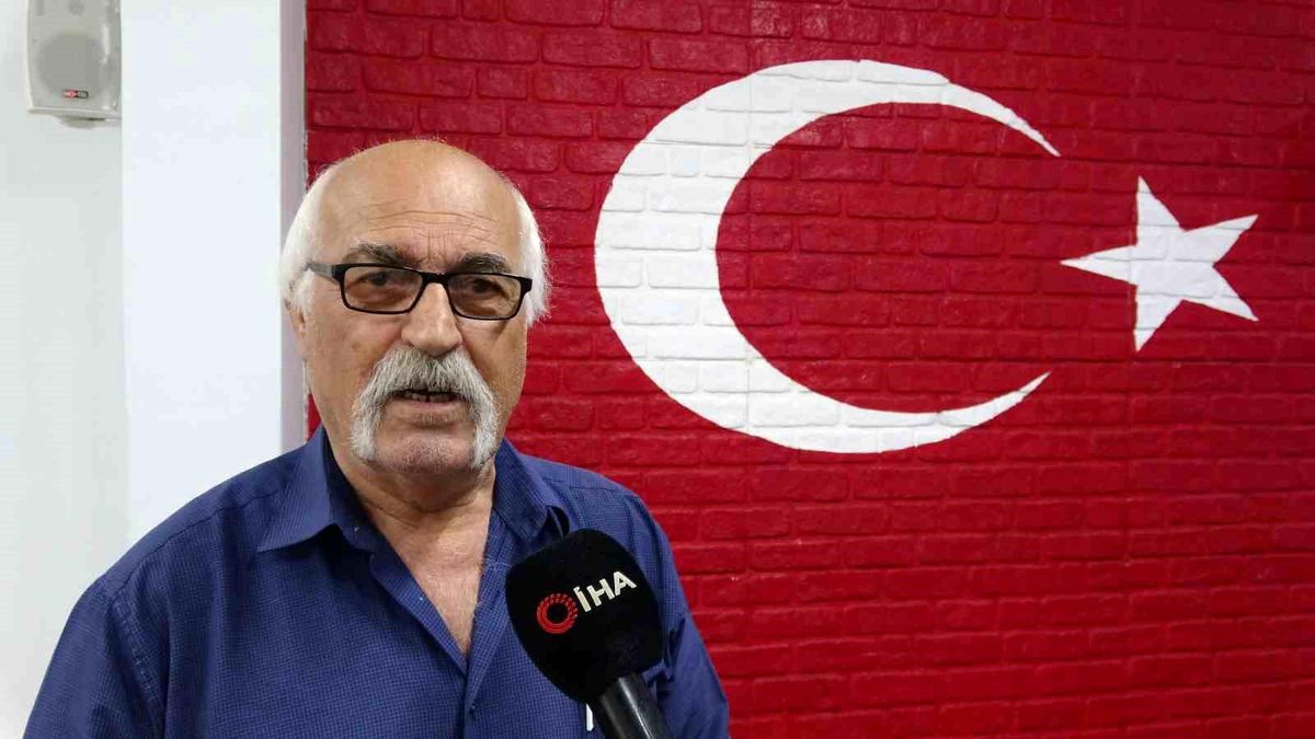 Deprem bölgesine iş makinesini yetiştirmek için 9 saatte Elbistan'a ulaşan tır şoförü konuştu: "Biz oraya şirketlerden p..