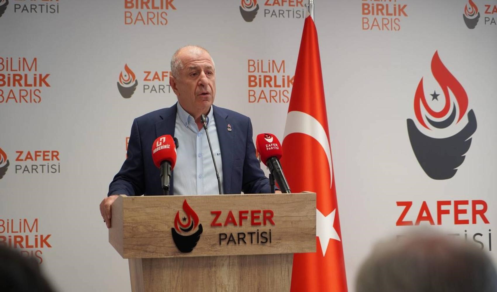 Ümit Özdağ duyurdu: MHP’den istifa eden Mustafa Ertekin Zafer Partisi’ne katıldı