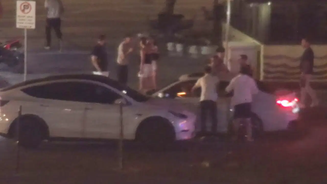 Silivri'de gece kulübü çıkışı kadınlar arasında kavga: Tekme ve tokatlar havada uçuştu!