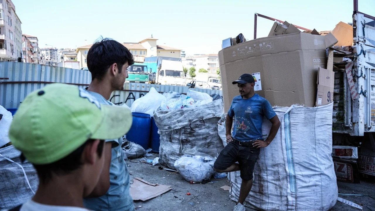 İstanbul'da DOA sistemi kağıt toplayıcılarını etkiledi: Artık pet şişe bulamıyoruz