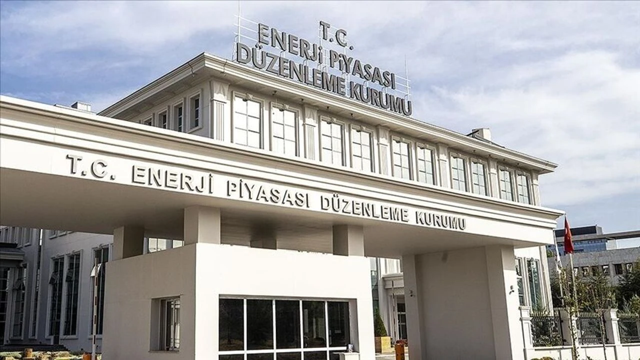 Türkiye'nin petrol ithalatı nisanda yüzde 12,6 azaldı