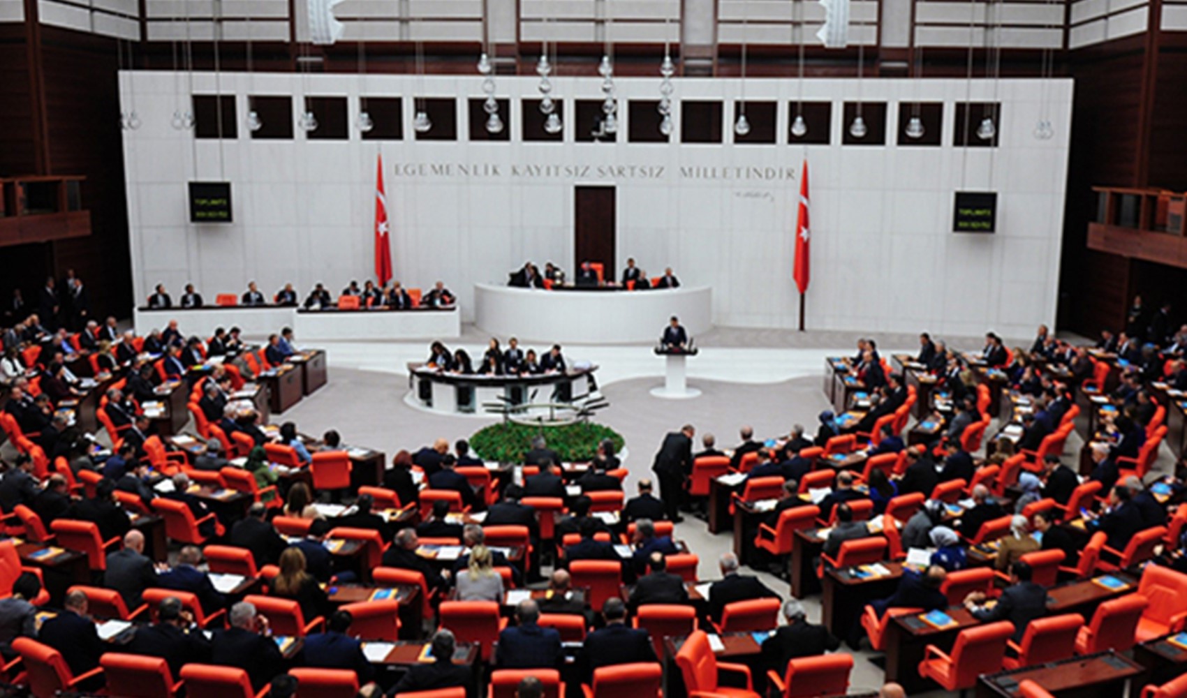 TBMM için yaz tatili iptal edildi