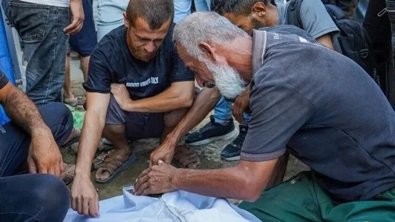İsrail, Gazze’de cenaze törenine saldırı düzenledi: 7 ölü, 19 yaralı