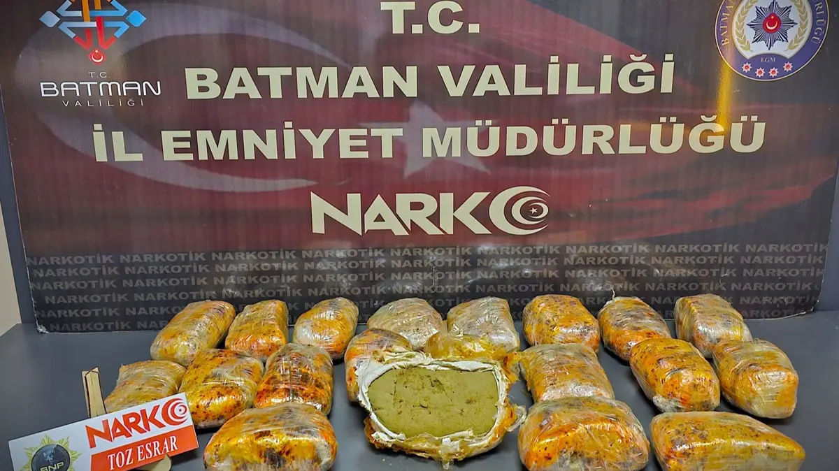 Şüpheli enselendi! Yedek lastikte kilolarca uyuşturucu ele geçirildi