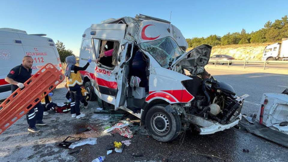 Tedavi için bindirildi... Ambulanstaki hasta öldü!