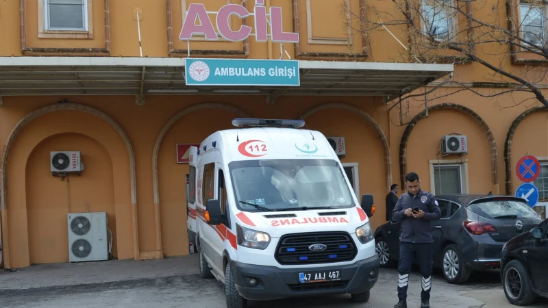 Evinin balkonundayken düğünde açılan ateşte göğsünden vurulan kadın öldü