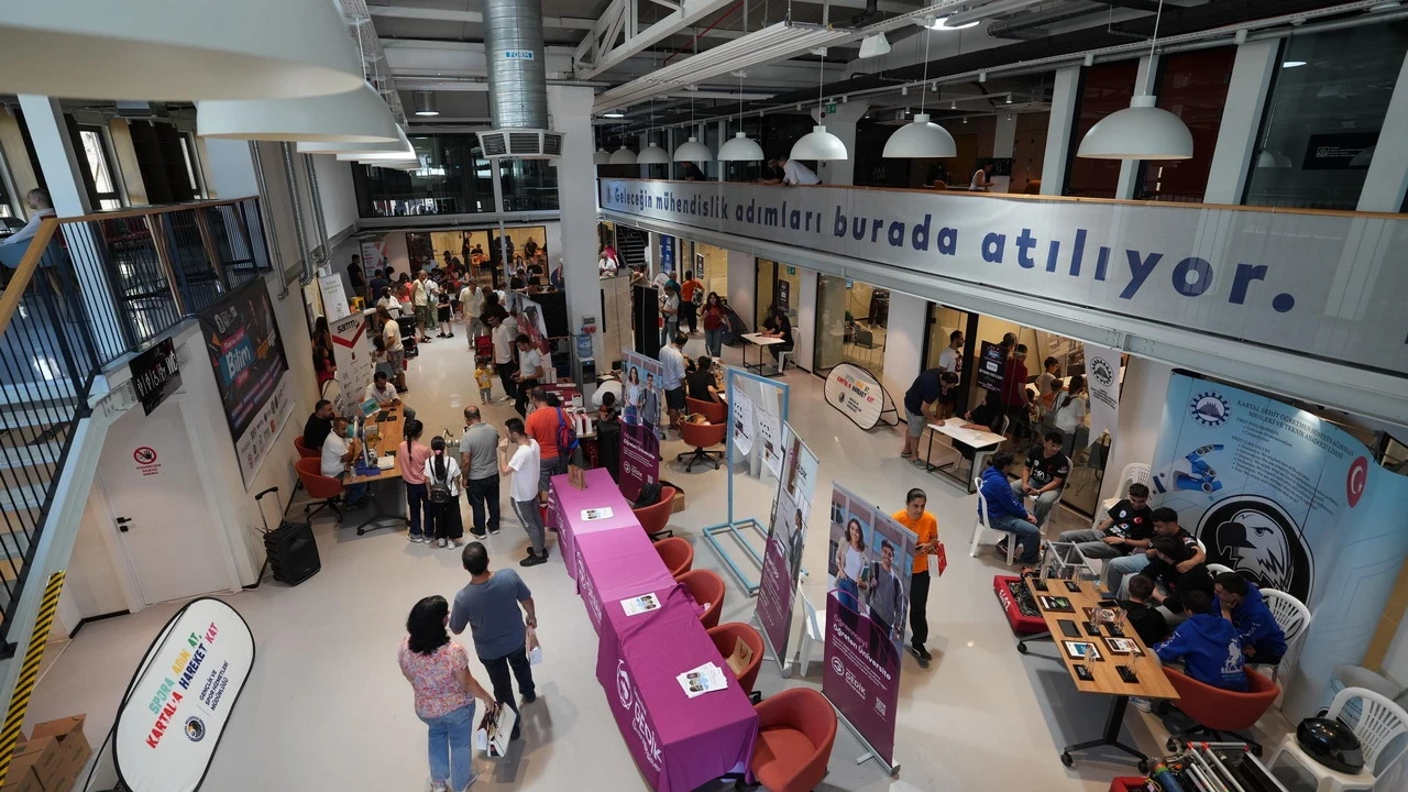 Kartal'da Geleceğin Mucitleri Makina Hangar'da Buluştu