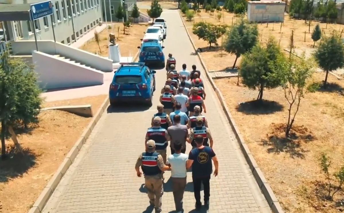 Diyarbakır merkezli 6 ilde dolandırıcılık operasyonları: 27 gözaltı