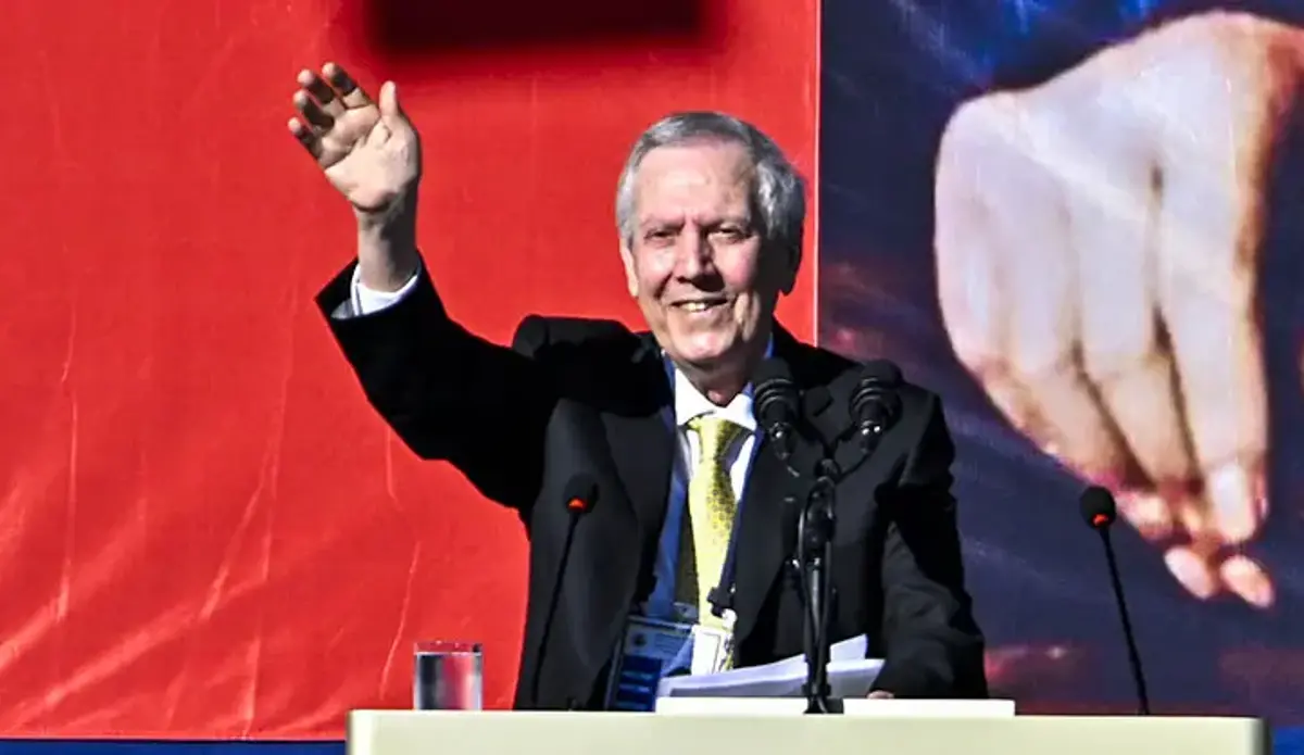Bakan Bak Aziz Yıldırım'ı tebrik etti