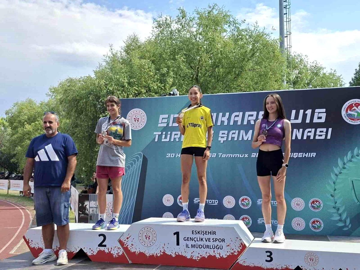 Bilecikli sporcudan bronz madalya