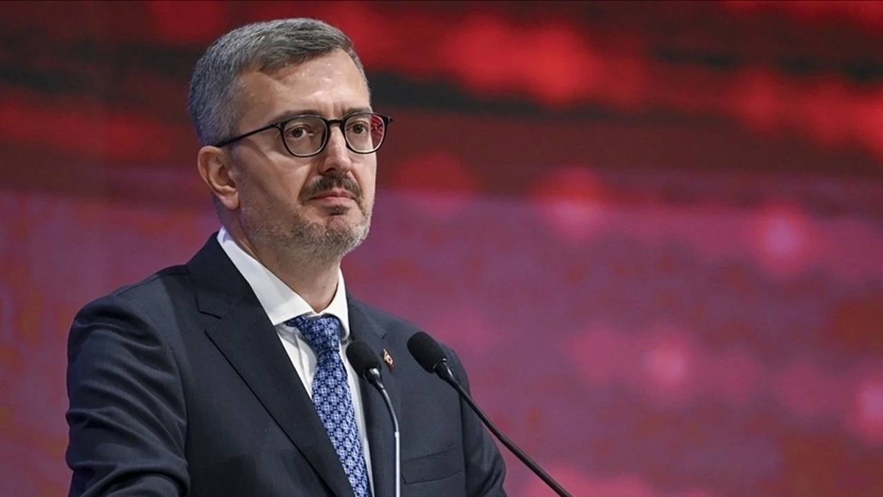 İletişim Başkanı Duran, YKS'ye girecek öğrencilere başarı mesajı