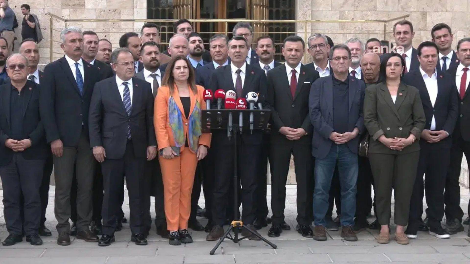 CHP'li 74 il başkanından 'kurultay' çağrısı: Genel başkanımız Özgür Özel, Cumhurbaşkanı adayımız İmamoğlu'dur