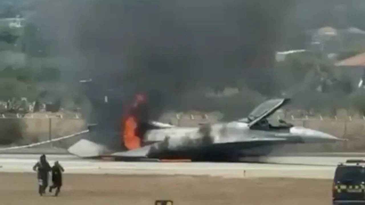 Yunanistan'da bir F-16 savaş uçağı arıza nedeniyle zorunlu iniş yaptı