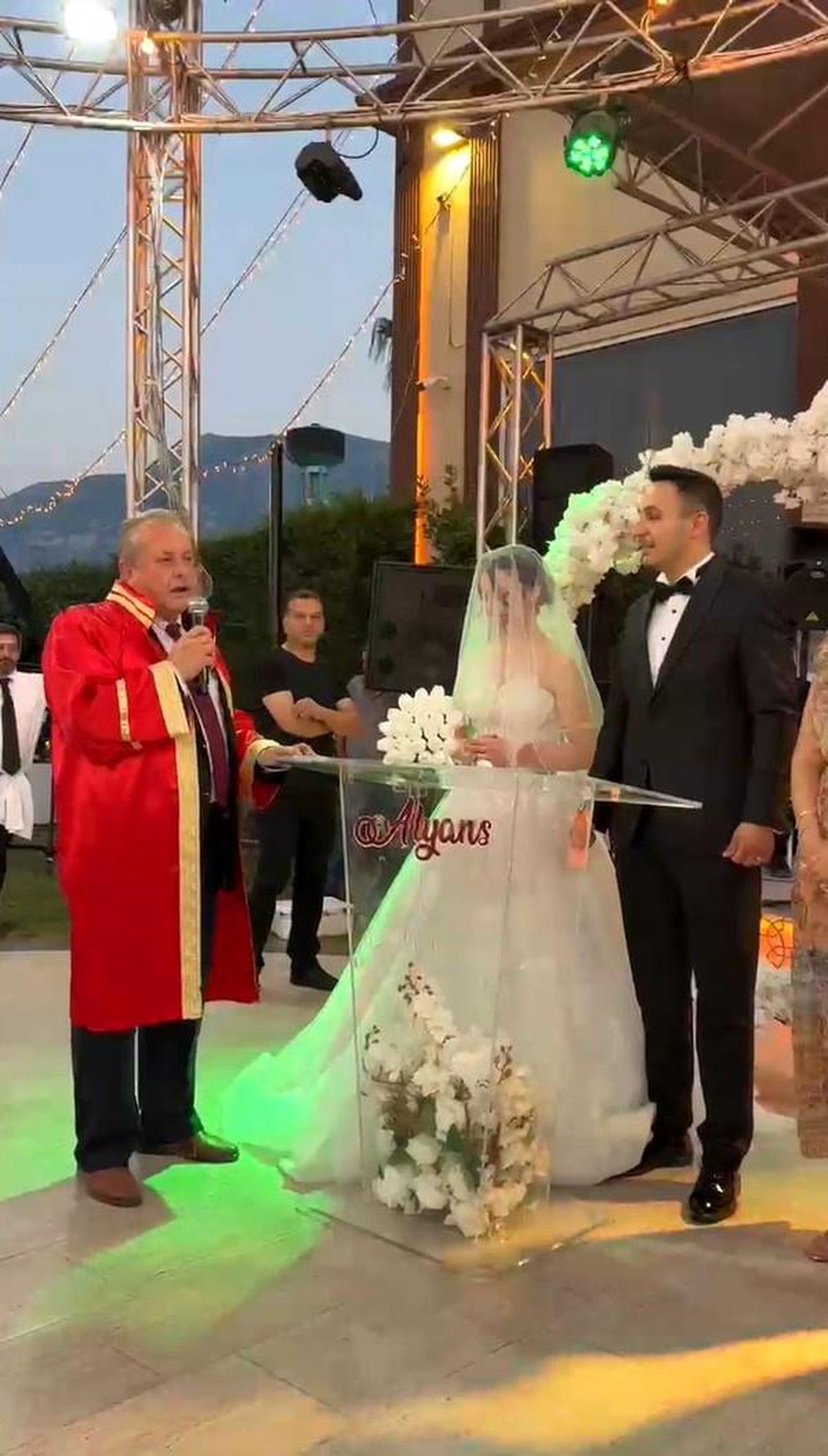 Manisa'da düğüne damga vuran nikah mizanseni