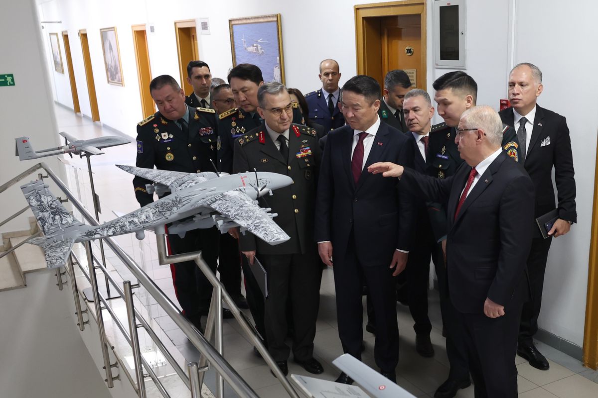 Bakan Güler, Moğol mevkidaşı Batlut ile bir araya geldi