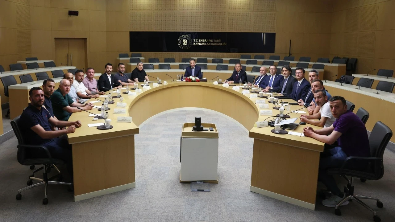 Bakan Bayraktar, Doruk Madencilik işçileriyle görüştü