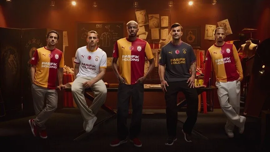 Galatasaray Futbol Takımı'nın yeni sezon formaları tanıtıldı