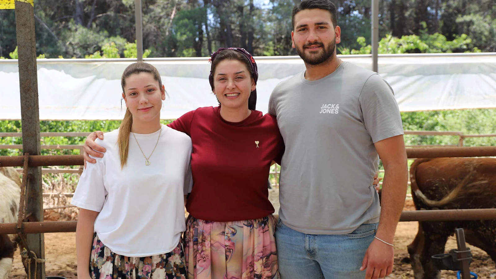 Eşinin emanetini çocuklarıyla birlikte yaşatıyor!