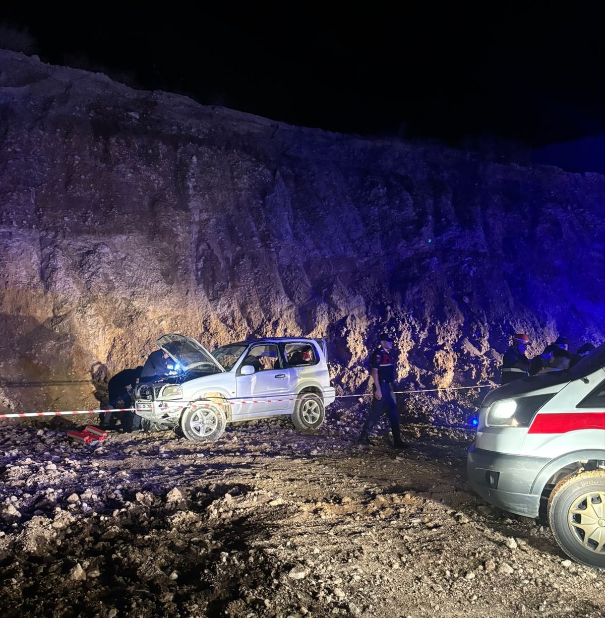 Bolu'da cip uçuruma yuvarlandı: 2 ölü, 1 yaralı