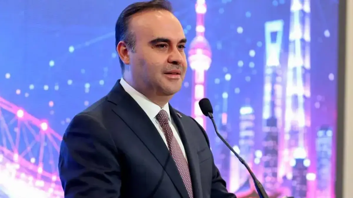 Türk bilim insanları Kuzey Kutbu'ndaki deniz buzu hattına ulaştı