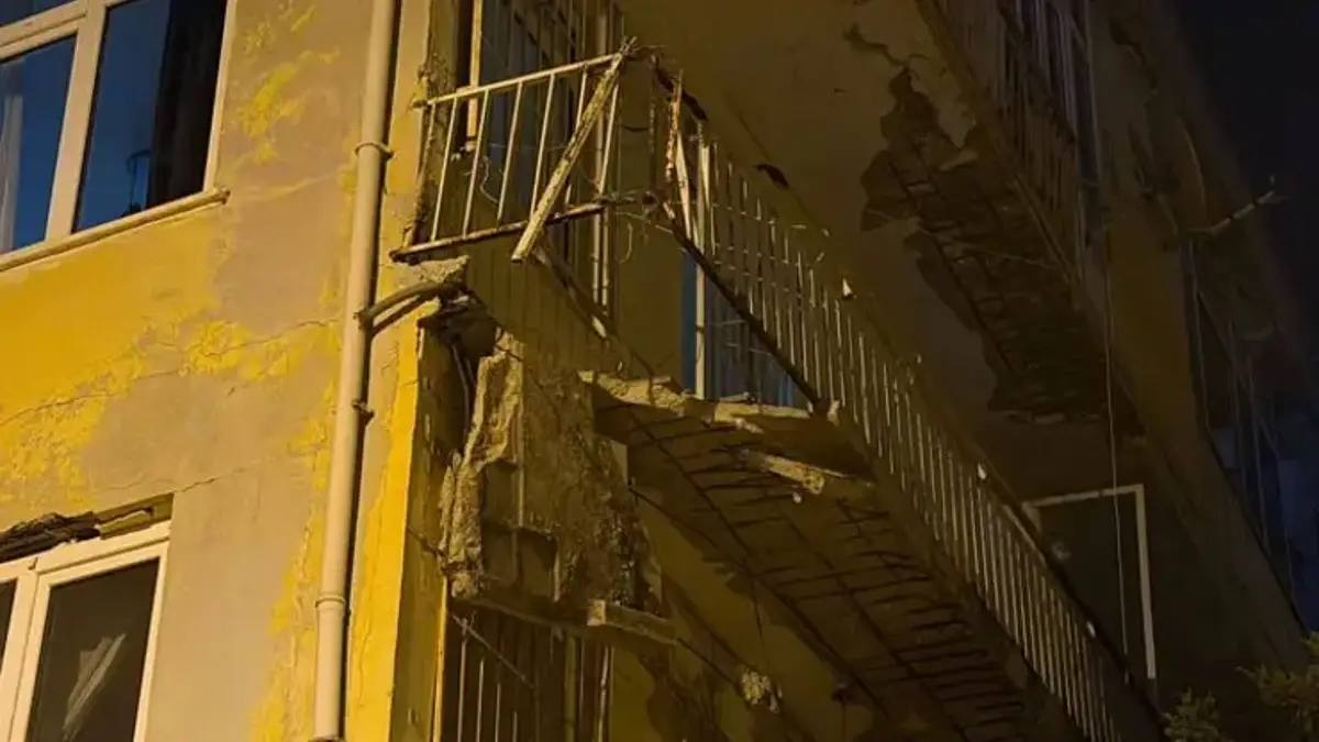 Üsküdar'da balkon çöktü, bina mühürlendi! Hamile eşiyle sokakta kaldı