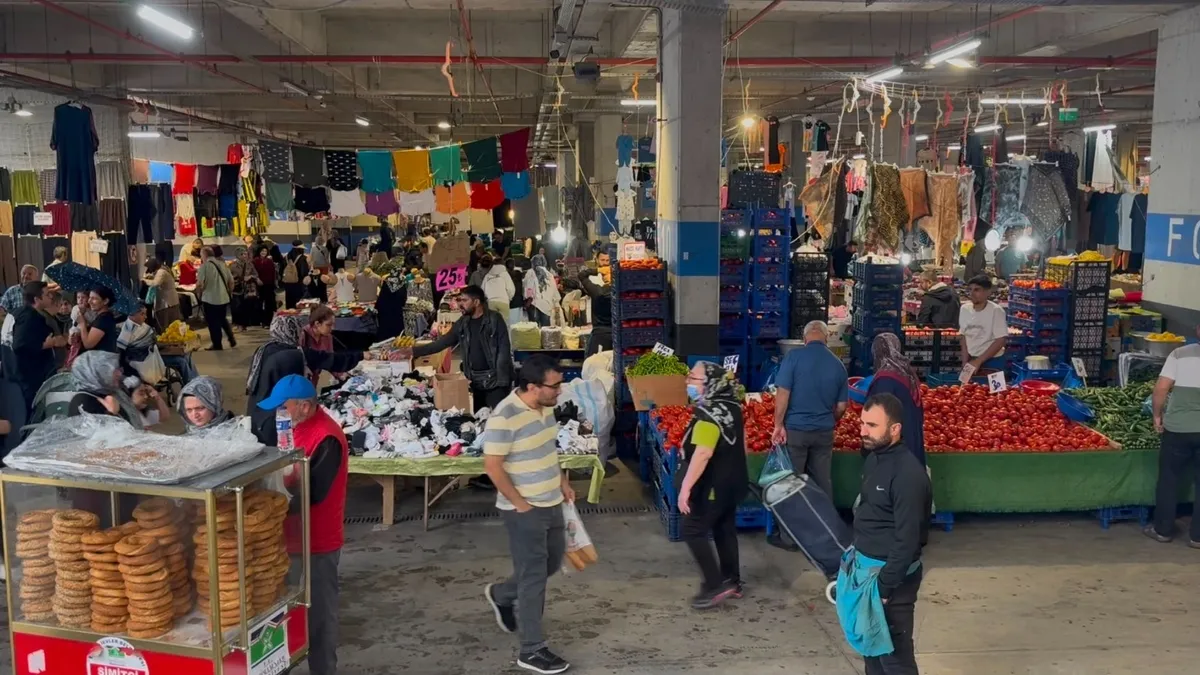 İBB tuvaletleri kilitledi: Bahçelievler Belediyesi pazarcı ve vatandaşın imdadına yetişti