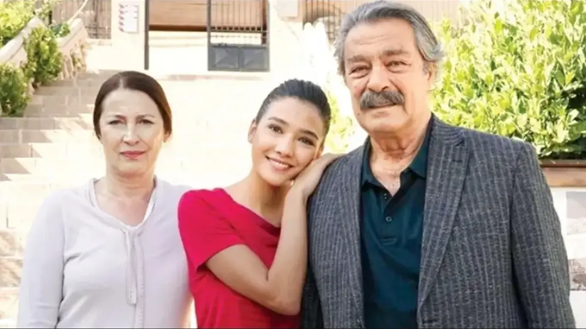 Aybüke Pusat’tan Kadir İnanır’a Duygusal Veda: Seninle Çok Uzun Yol Yürüdük