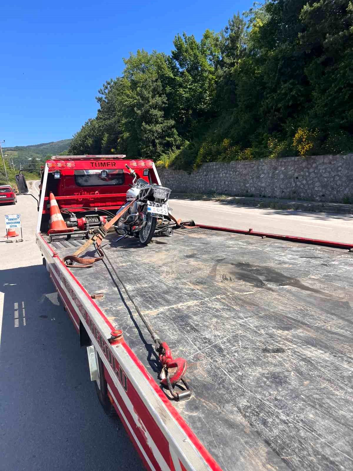 Egzoz patlatarak çevreye rahatsızlık veren motosiklet sürücüsüne ceza yağdı