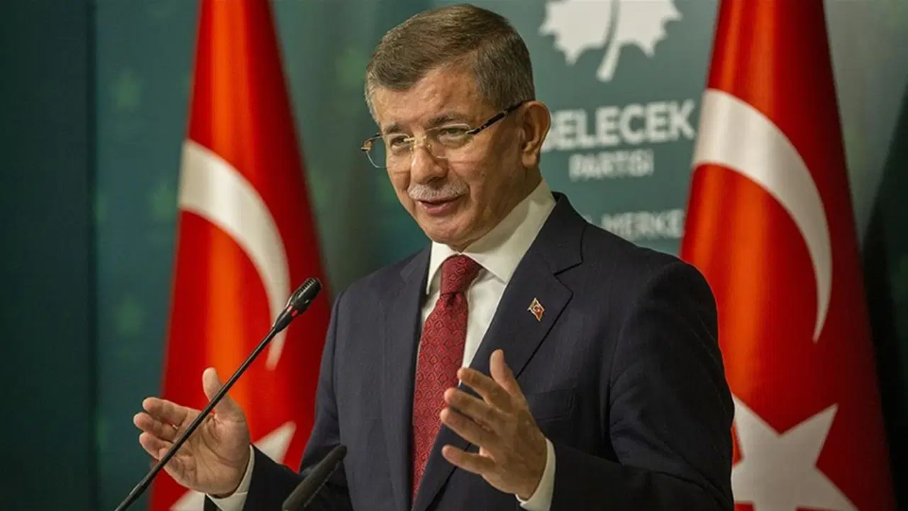 Davutoğlu'ndan 'beyaz et' üreticisi şirketlere kayyım atanmasına tepki: 'Gıda güvenliğini bahane ederek...'