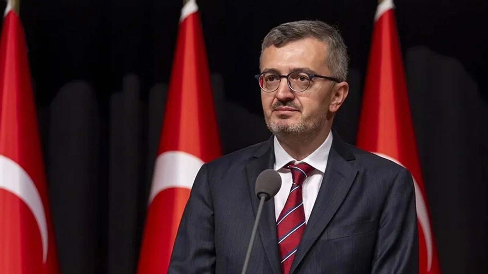 İletişim Başkanı Duran'dan '10'uncu yıl hatıra rozeti' paylaşımı