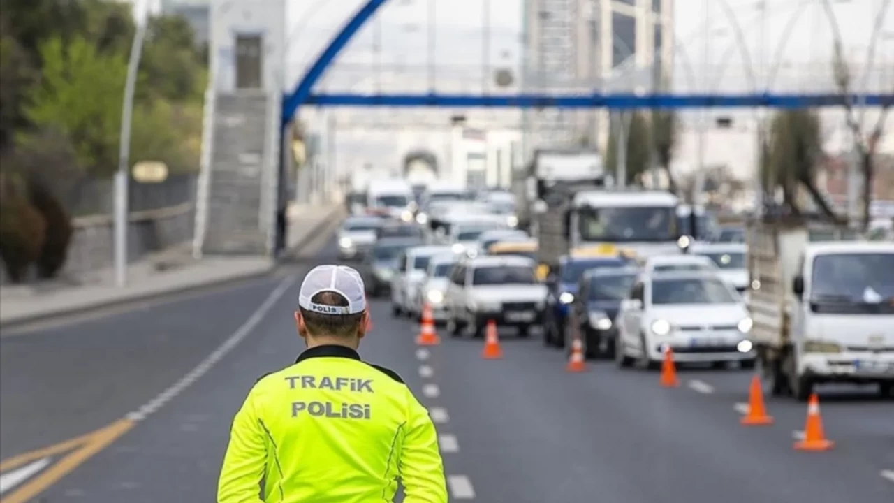 Karayolları güncel yol durumu: Çalışma yapılan bölgelerde trafik nasıl ilerliyor?