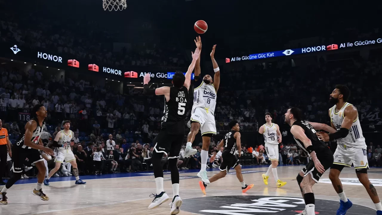 Basketbol Süper Ligi'nde Fenerbahçe Beko şampiyon! Nefes kesen finalde Beşiktaş'ı yıktı