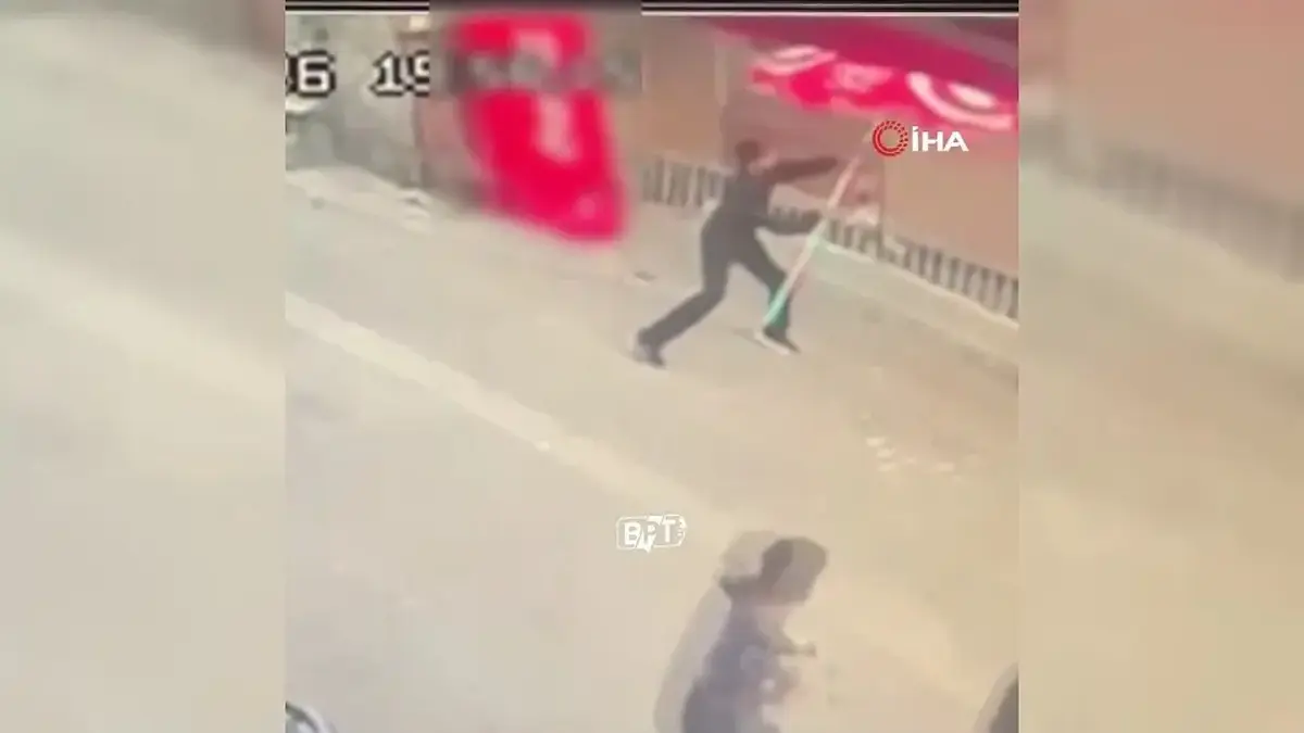 8. kattan düşen kediyi böyle kurtardı!