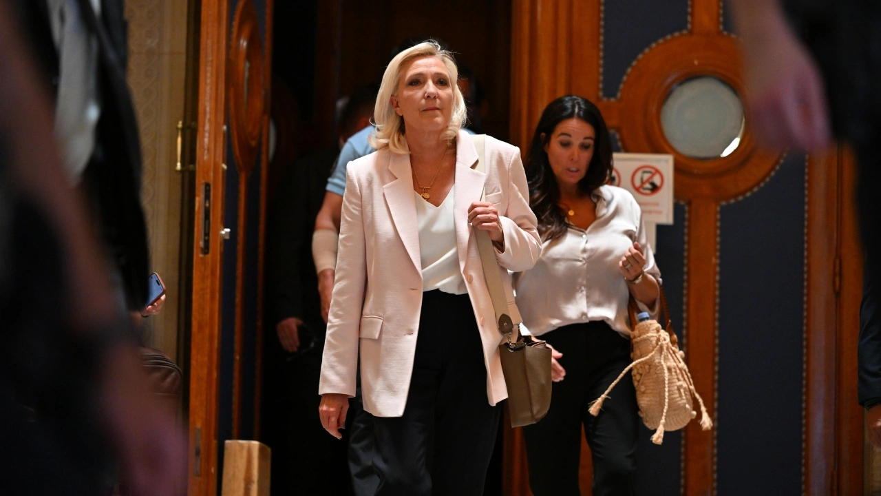 Fransa'da dengeleri değiştirecek karar: Aşırı sağcı Le Pen'e siyasi yasak