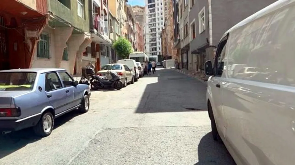 Esenler'de dedesinin kullandığı hafif ticari aracın altında kalan 2 yaşındaki çocuk öldü